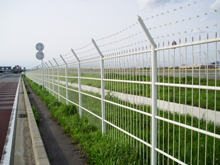福岡空港　FRPタイプフェンス